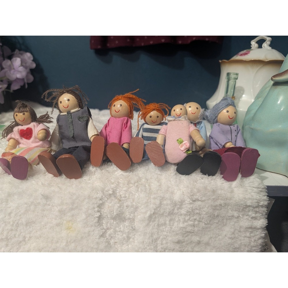 Lot of 7 Vintage KidKraft Wooden Dollhouse People Figures Poseable Family Set